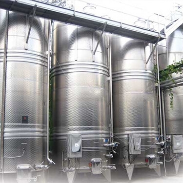 The fermentation tank is highly preferred in the field of food and chemistry and is manufacturedin cylindrical and conical forms. They are manufactured vertically or horizontally. Click for the manufacture of the stainle