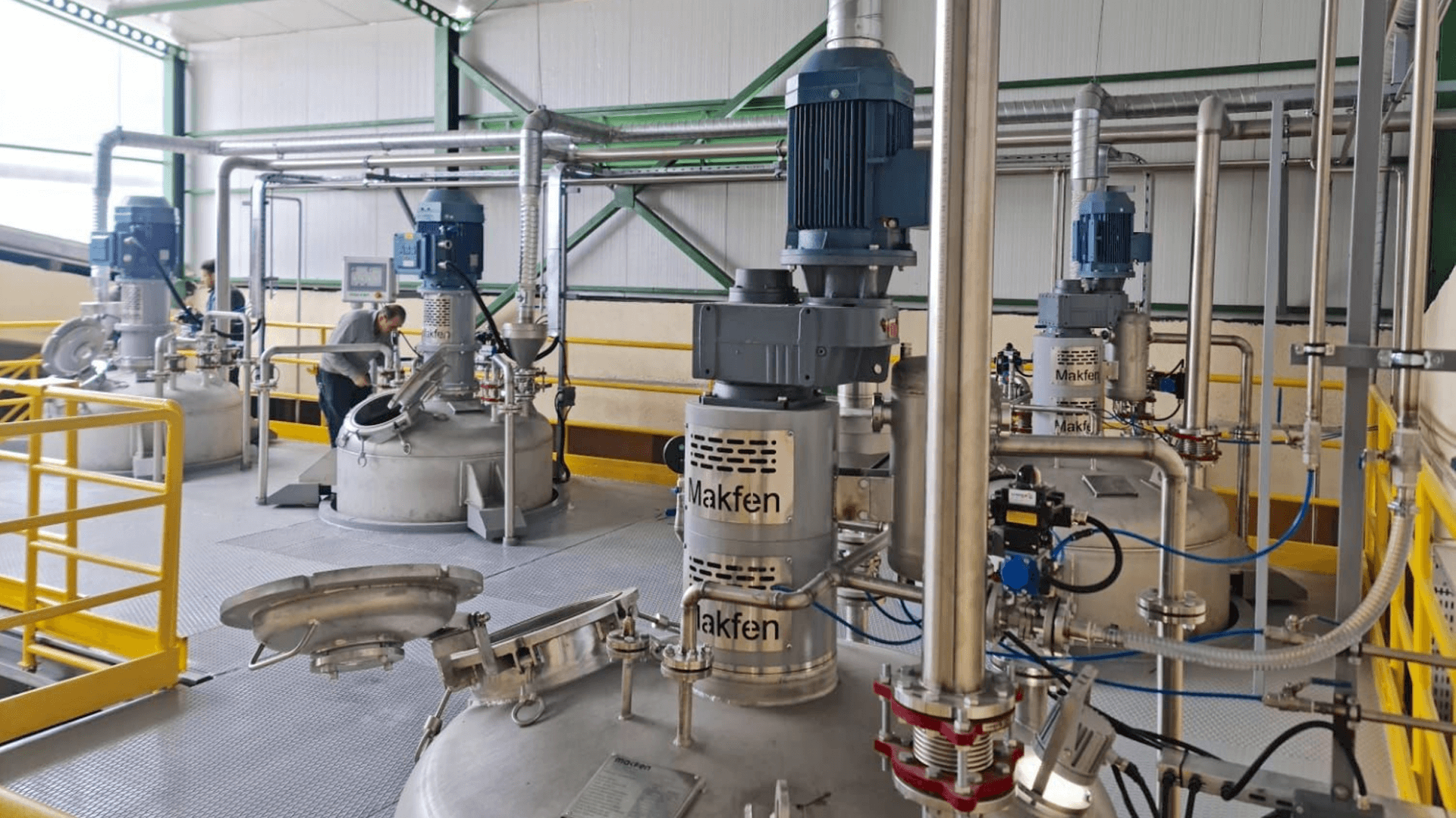 Liquid manufacturing boilers are used in various parts of production in the pharmaceutical, food and chemical industries. Theyhave usage areas as syrup, serum, resting, mixing preparation boilers.