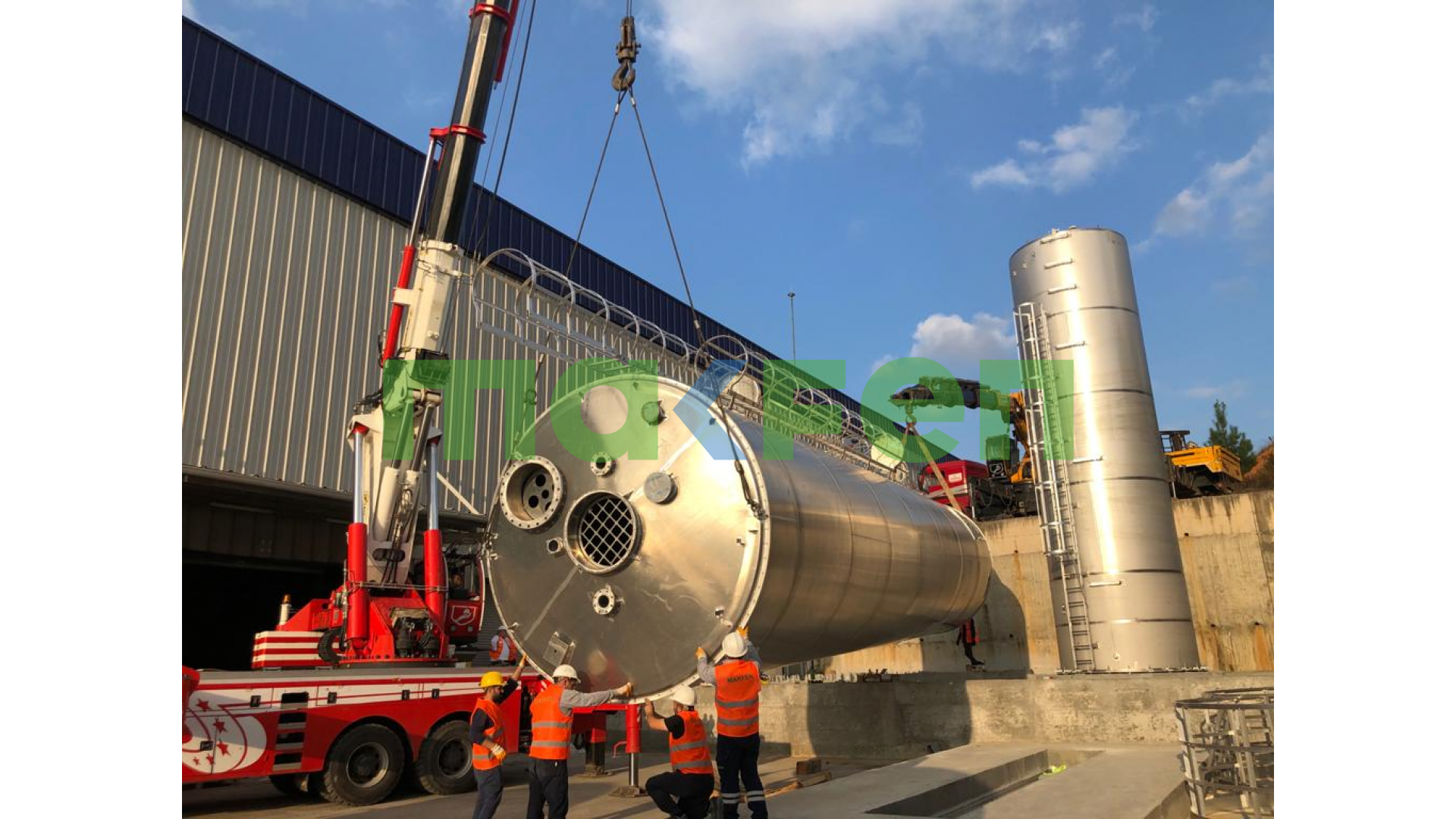 Makfen makine olarak anahtar teslim reaktör blender mikser hammadde stok tankları alüminyum paslanmaz silo imalatı tesis kurulum hizmetleri sunmaktayız.