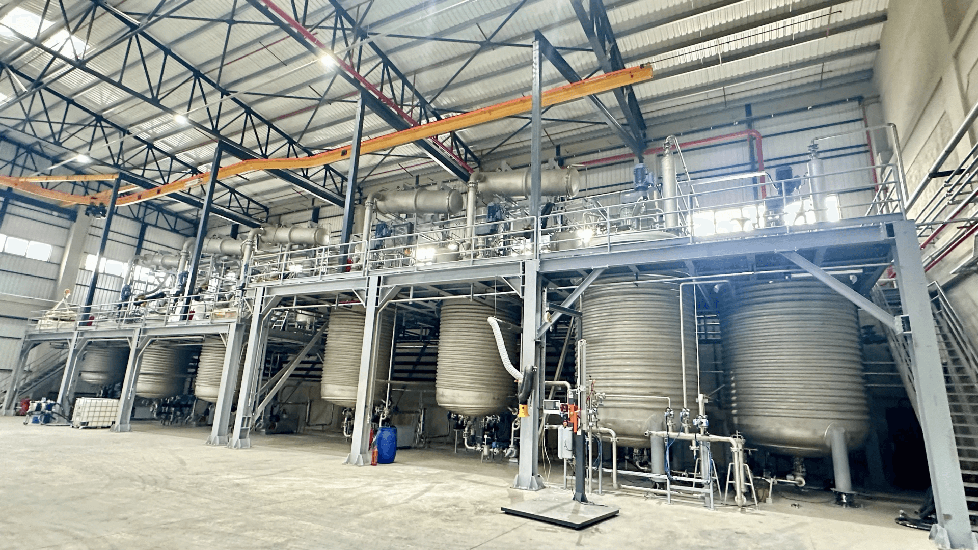 DOTP / Plastifiyan Tesisi, DOTP kullanım için ana plastifiyan olarak tercih edilmekte olup çoğunlukla gerilime yüksek dayanım gerektiren ve kolay işlenen sistemlerde tercih edilmektedir. DOTP plastifiyan üretim tesisi