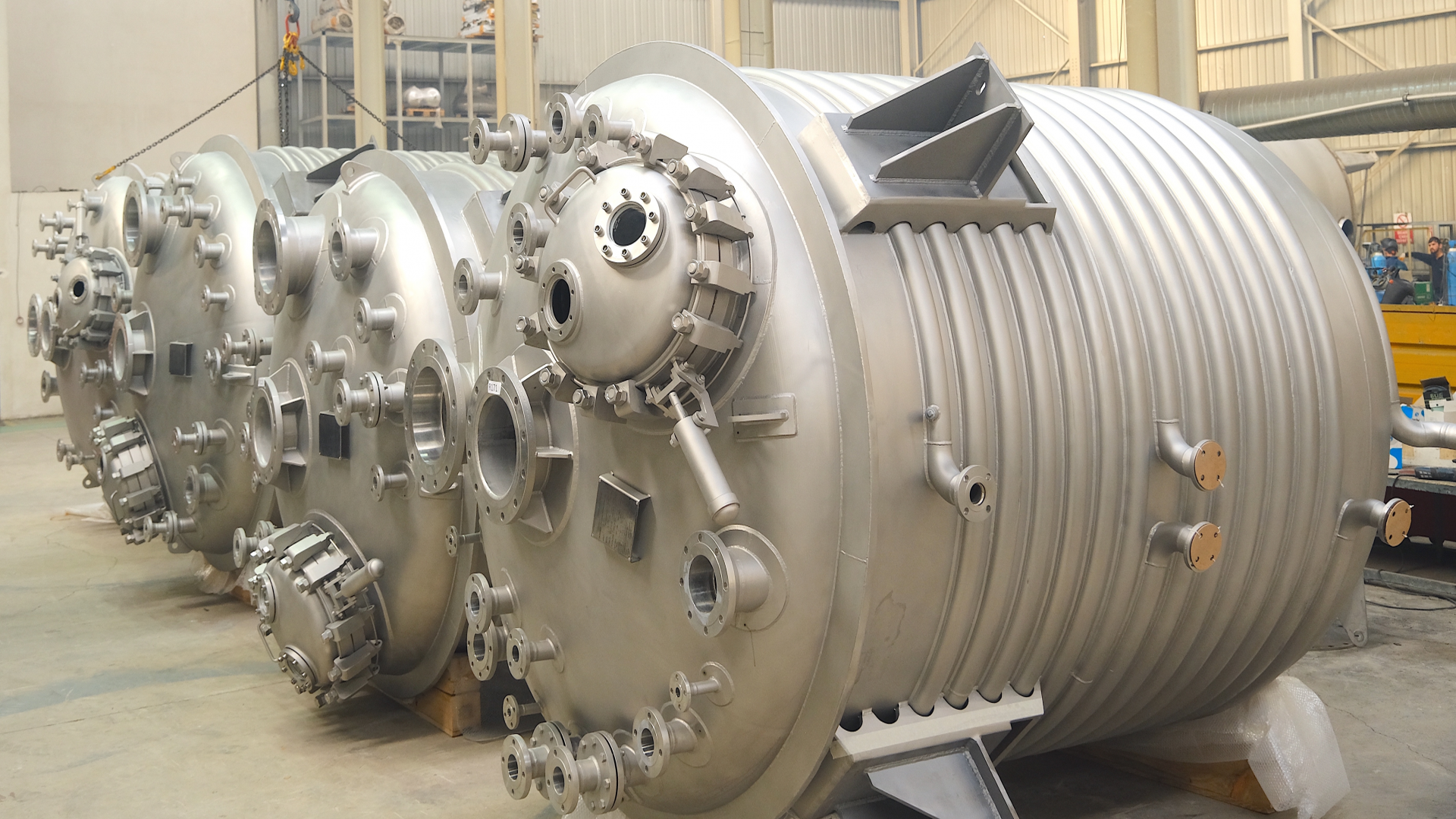 Makfen, which manufactures the Stainless Reactors,also manufactures the mixer reactors with its expert staff in the Stainless Reactors. Click for price information