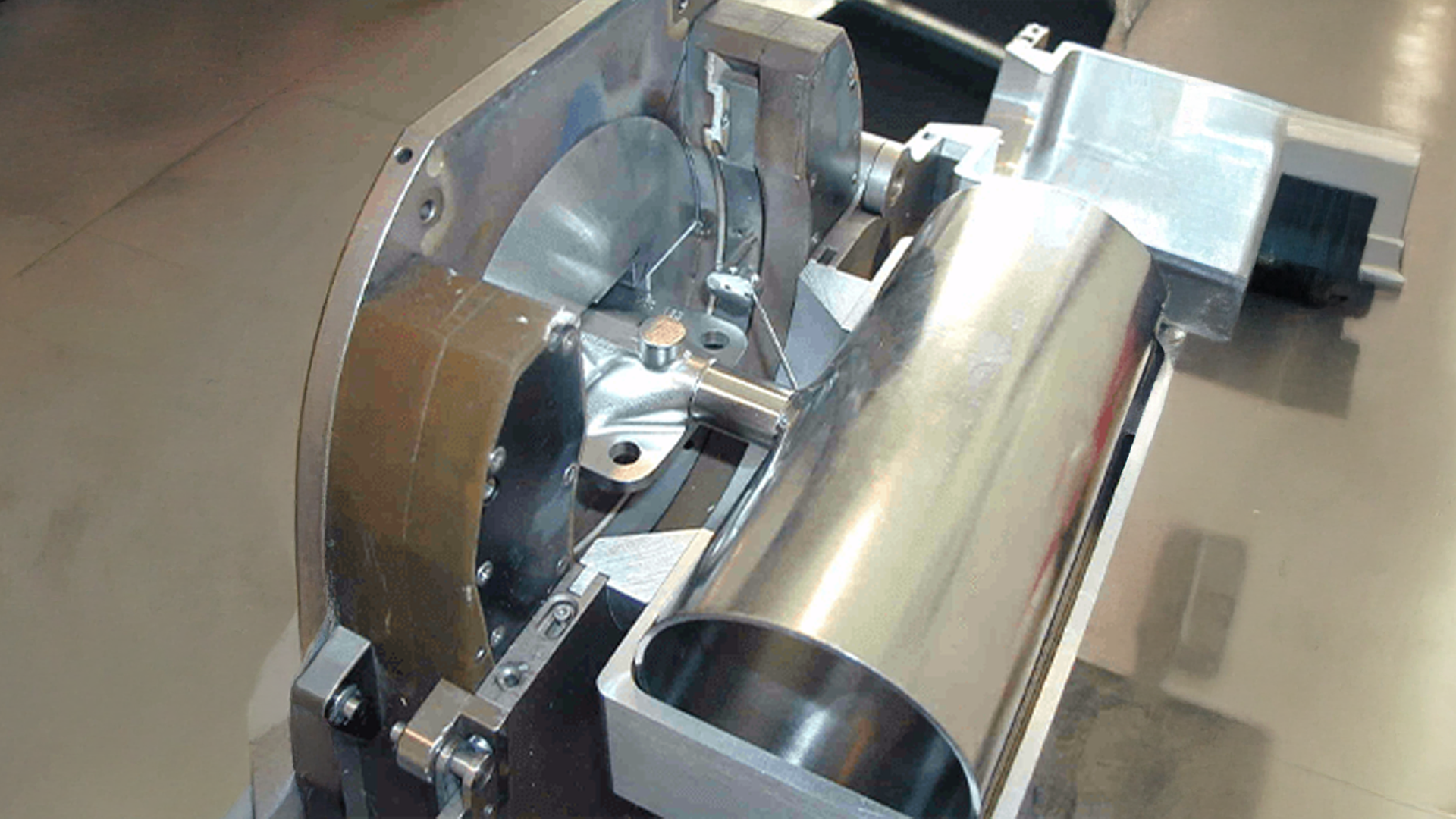 The orbital welding solutions join two objects at one heat level. It provides a reliable source by using a wide range of different techniques. Click for welding works done by the orbital welding machines.