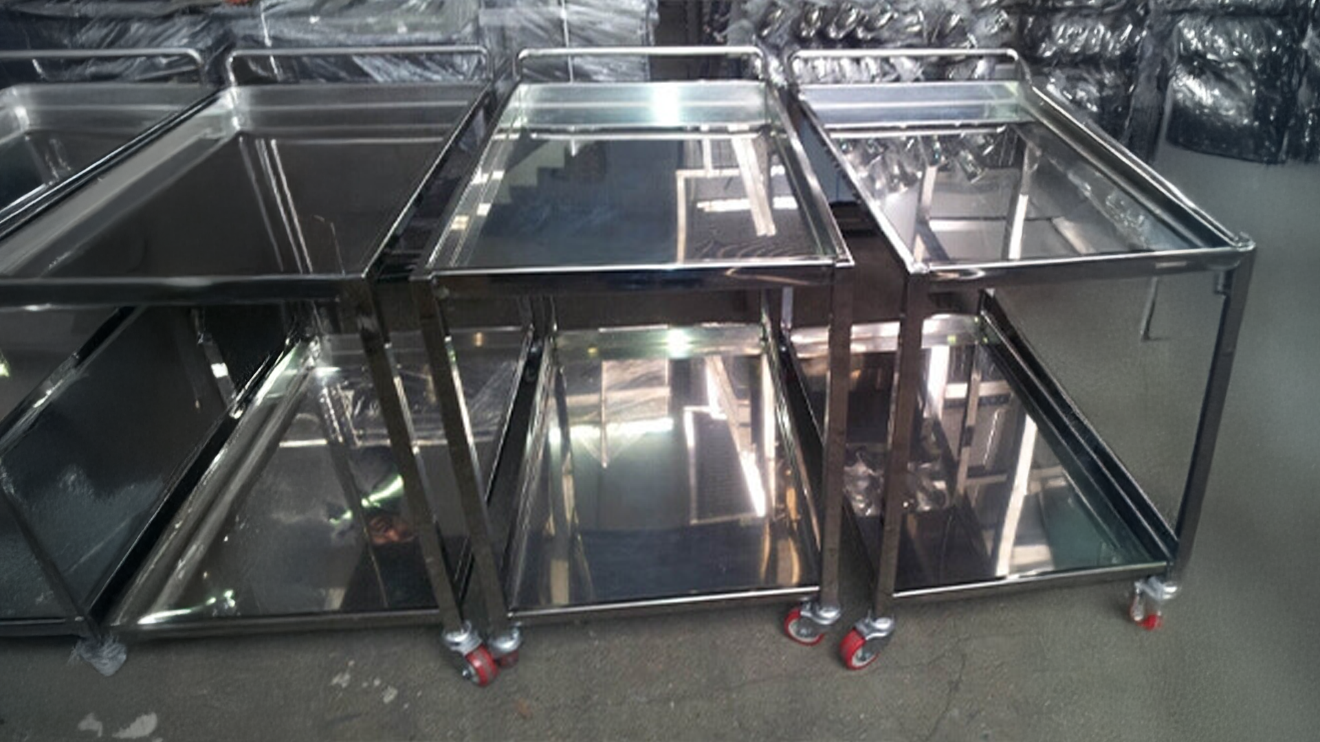 Paslanmaz platformlar birçok sektörde kullanılarak müşterinin talep ve gereksinimlerine göre üretimi yapılmaktadır.Platform dışında paslanmaz kabinler,ekipmanlar,varil imal edilir.