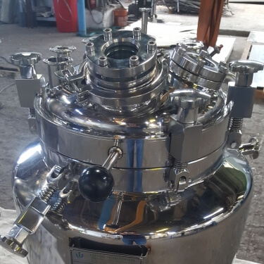 Pomat jel tanklar, genellikle ilaç başta olmak üzere kozmetik, gıda gibi sektörlerde müşteri taleplerine göre imal etmekte, buhar veya rezistans olarak kullanılmaktadır. Pompa jel tank imalat fiyatları için bize ulaşın
